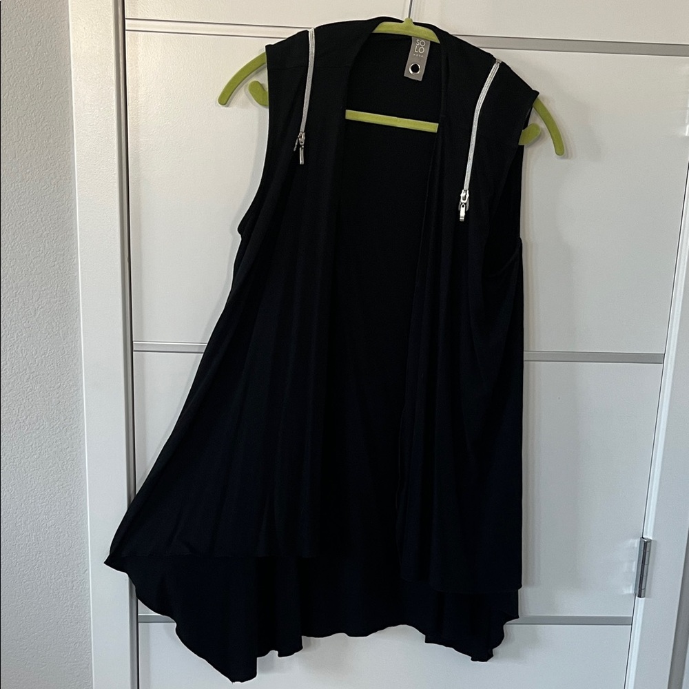 Black Sleeveless Drape Topper